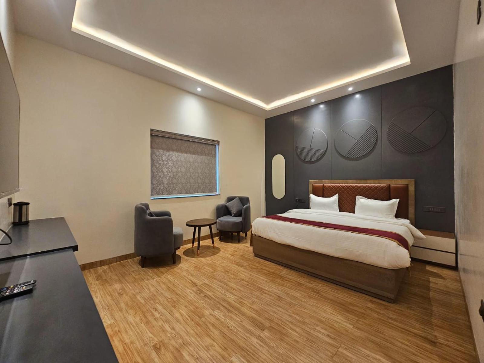 Hotel Elara Dehradun Exterior photo